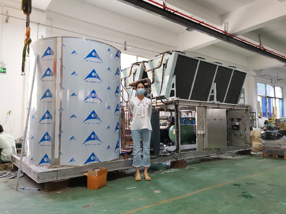 Iceups industrial  seawater flake ice machine for fresh fish preservation.