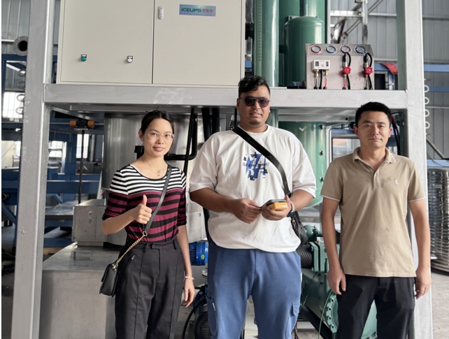 Customer came to visit our factory of tube ice machine today!